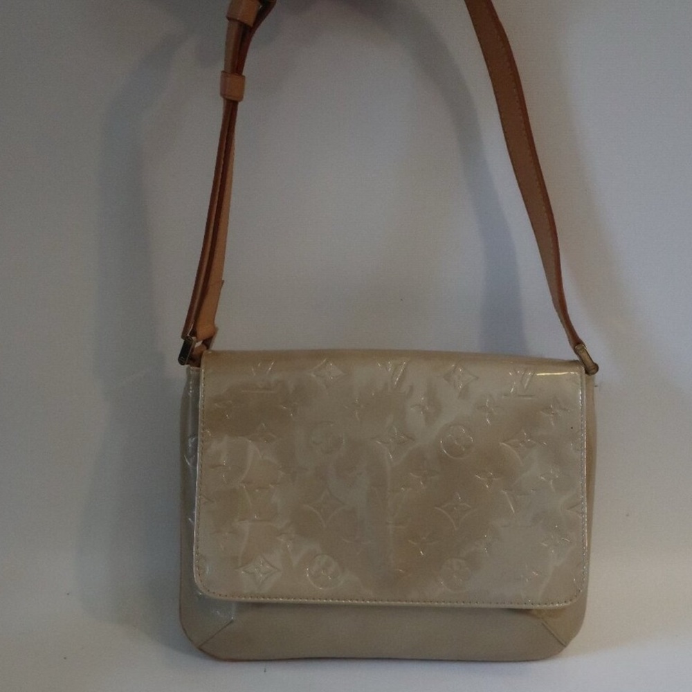Authentic Louis Vuitton Thompson Street Beige Patent Leather Monogram Handbag